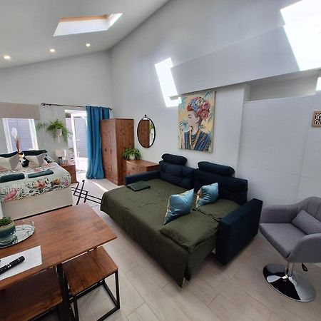 New, Stylish Studio Flat With Private Patio And Free On-Street Parking Check Out At 11Am Μπόρνμουθ Εξωτερικό φωτογραφία