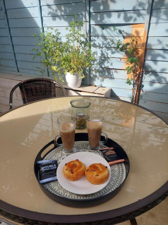 New, Stylish Studio Flat With Private Patio And Free On-Street Parking Check Out At 11Am Μπόρνμουθ Εξωτερικό φωτογραφία